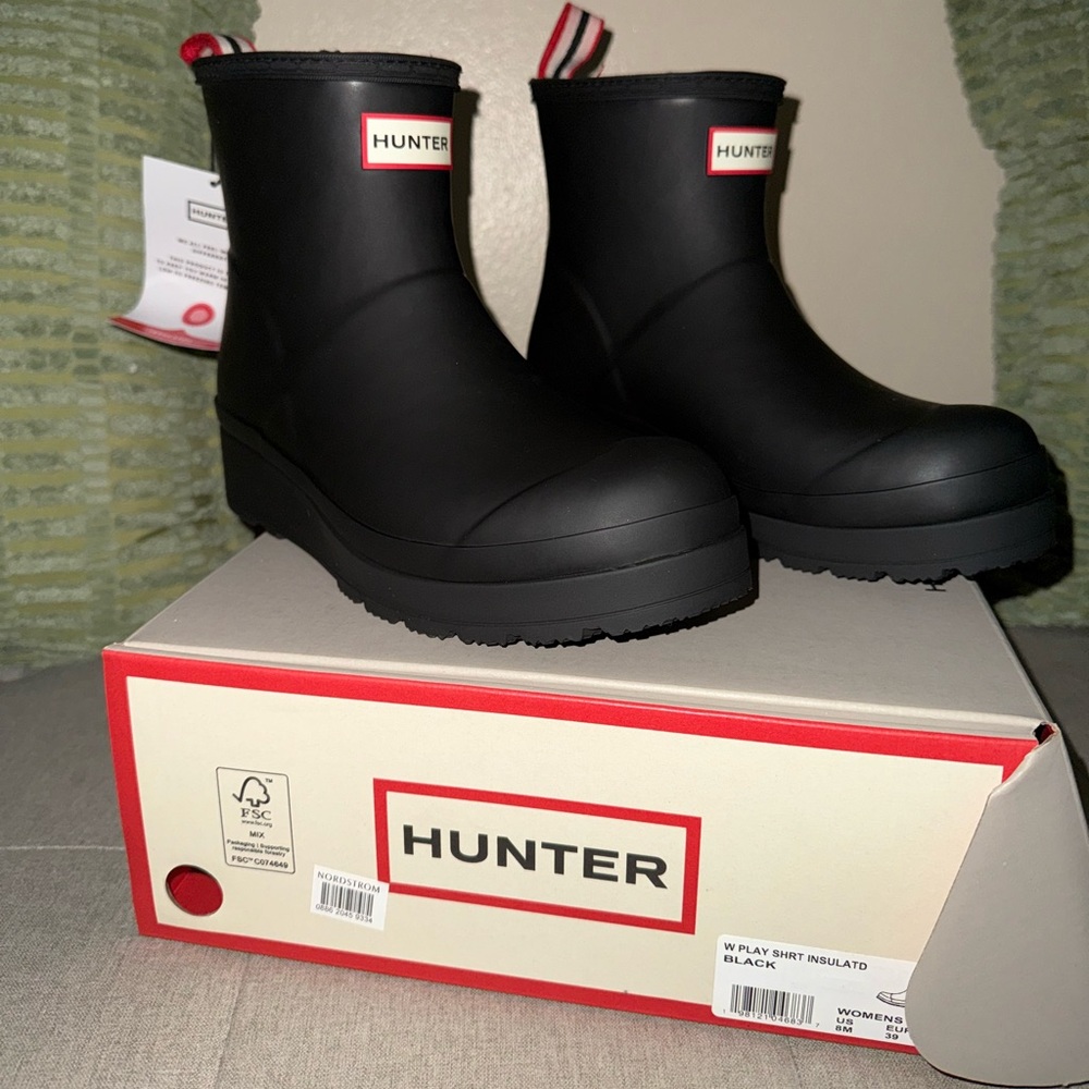 NWT | HUNTER BOOTS : Women’s Insulated Short Boots | Black Size 8 |